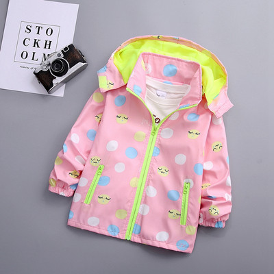 Актуално детско яке на точки с качулка за момичета