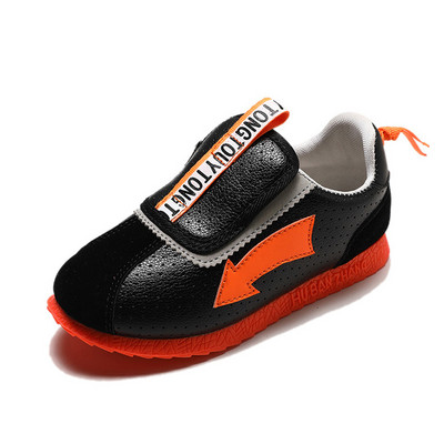 Ежедневни детски маратонки за момчета-в бял и черен цвят