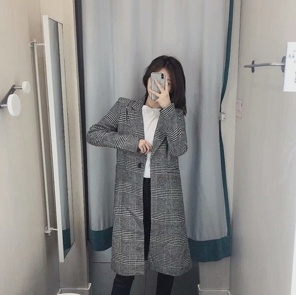 Елегантно дълго карирано палто с копче и дълъг ръкав