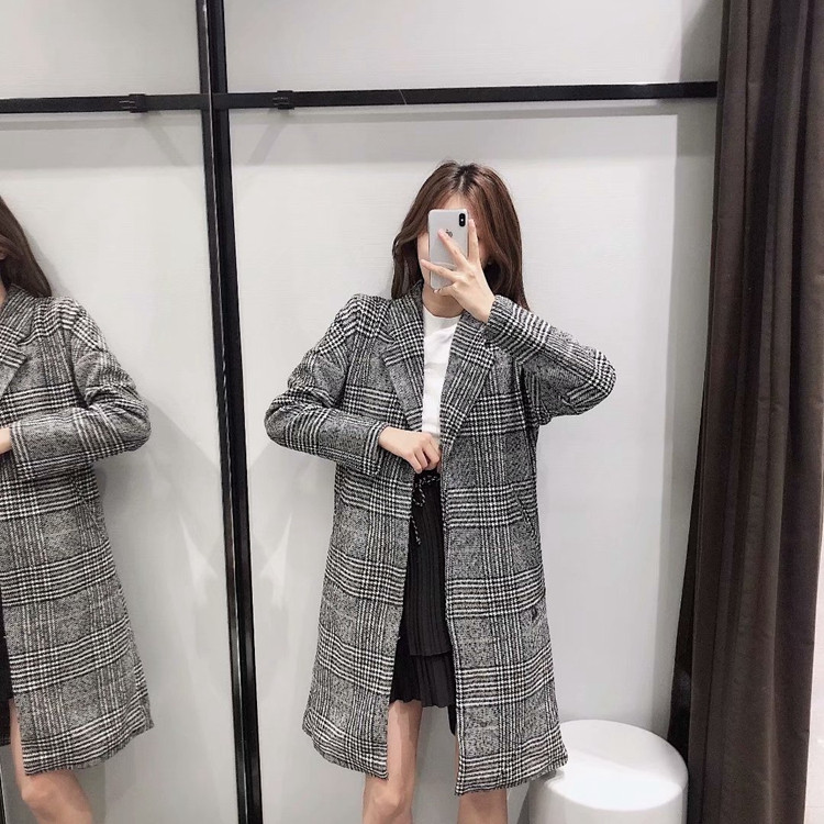 Дамско дълго карирано палто с джобове