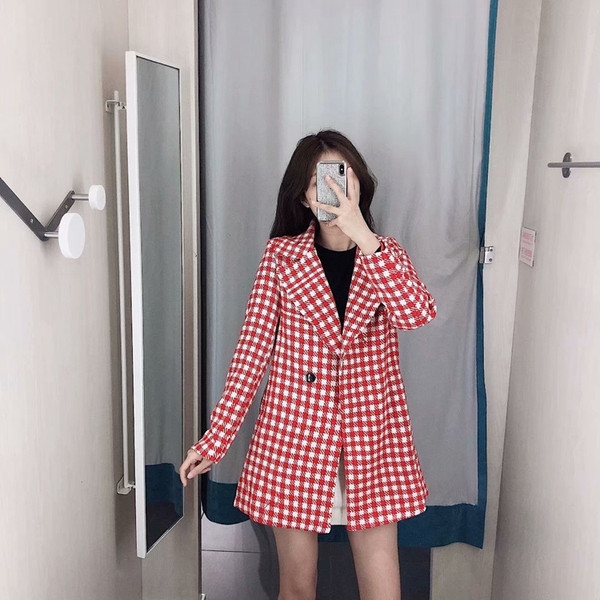 Дълго карирано палто с дълъг ръкав в червено-бял цвят