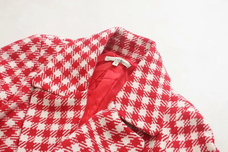 Дълго карирано палто с дълъг ръкав в червено-бял цвят