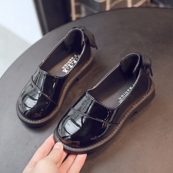 Модерни детски обувки за момичета-в три цвята с връзки