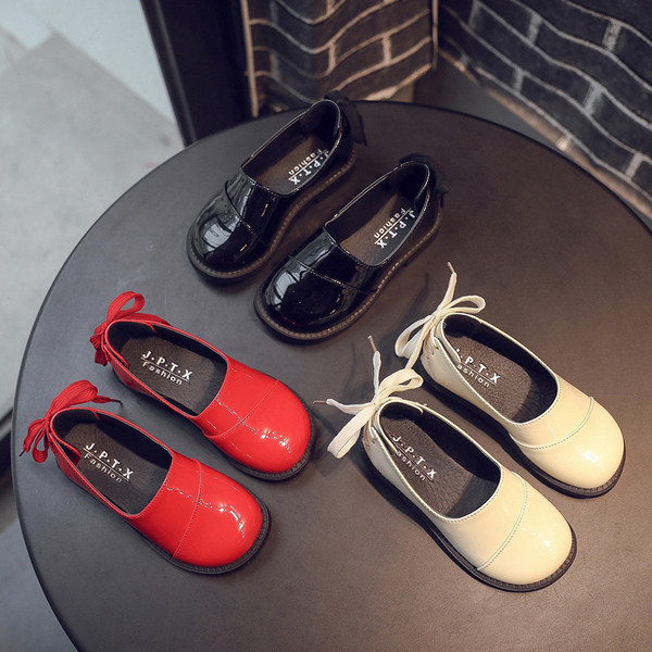 Модерни детски обувки за момичета-в три цвята с връзки