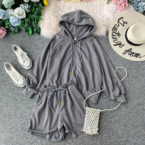 Спортно-ежедневен дамски комплект от две части в син, сив и бял цвят