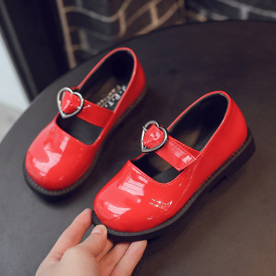 Μοντέρνα παιδικά παπούτσια σε τρία χρώματα με πόρπη