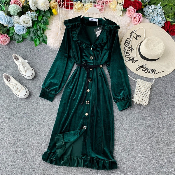 Актуална дамска рокля от кадифе в няколко цвята