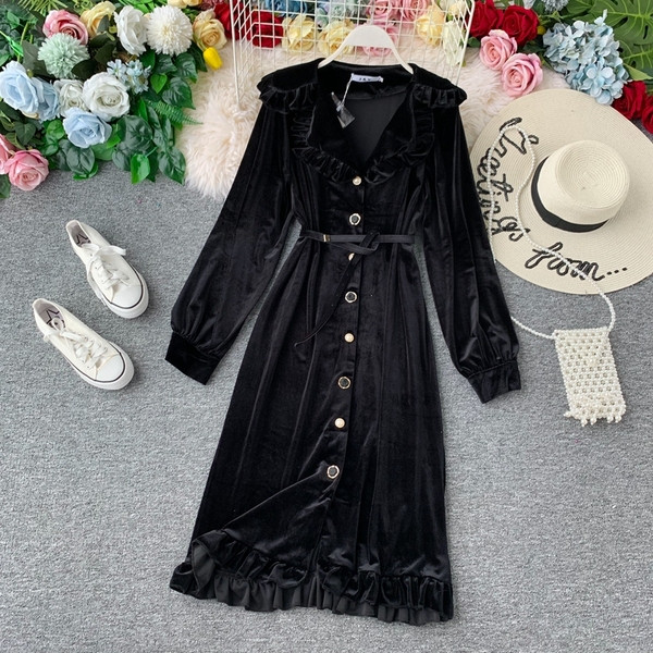 Актуална дамска рокля от кадифе в няколко цвята