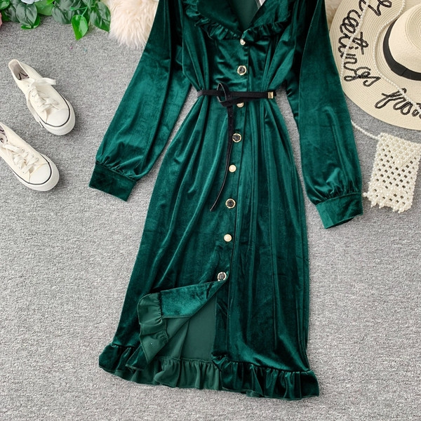 Актуална дамска рокля от кадифе в няколко цвята