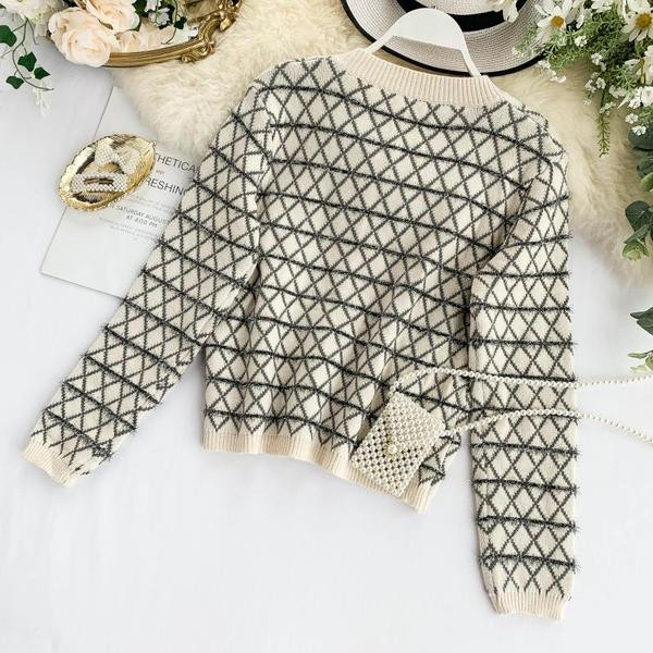 Модерна дамска жилетка с копчета и джоб в два цвята