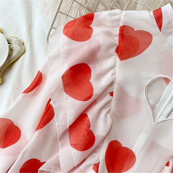 Модерна дамска риза със сърца в бял цвят