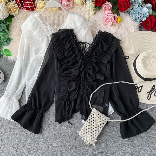 Дамска стилна риза с V-образно деколте в бял и черен цвят