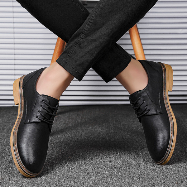 Мъжки обувки от еко кожа-в черен цвят с връзки