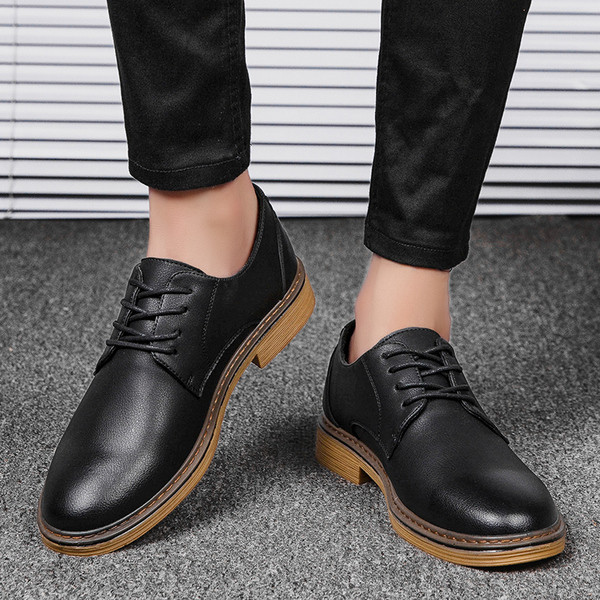 Мъжки обувки от еко кожа-в черен цвят с връзки