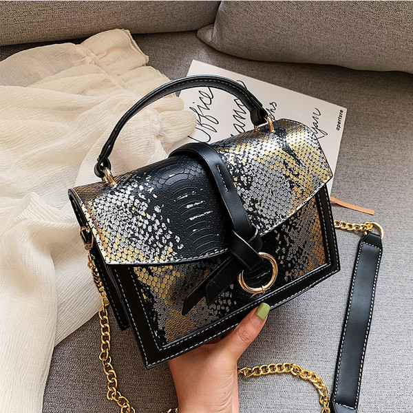 НОВ модел  дамска чанта със змийски десен в няколко цвята