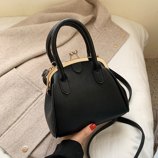 Модерна дамска чанта  с две дръжки в няколко цвята