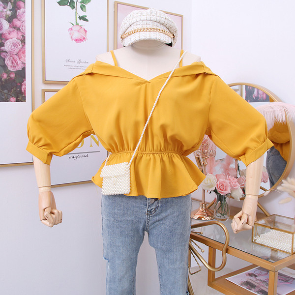 Модерна дамска блуза с 3/4 ръкав и голи рамене