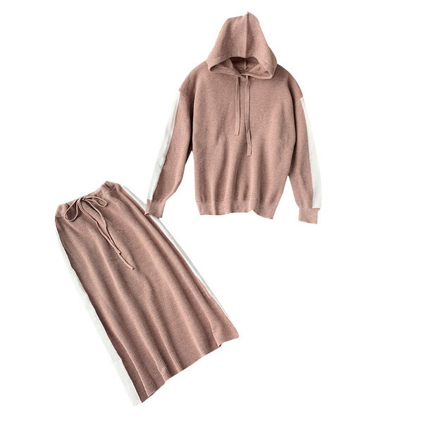 Дамски комплект от тънко плетиво включващ суичър с качулка и пола в няколко цвята