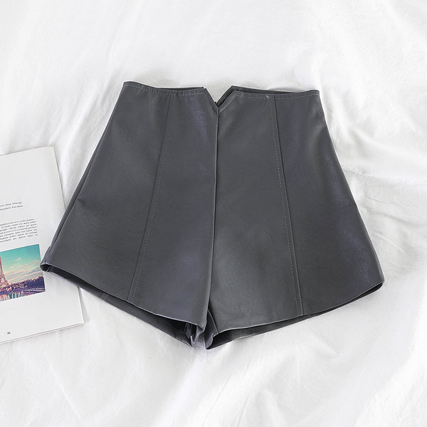 Модерен дамски панталон от еко кожа-в три цвята