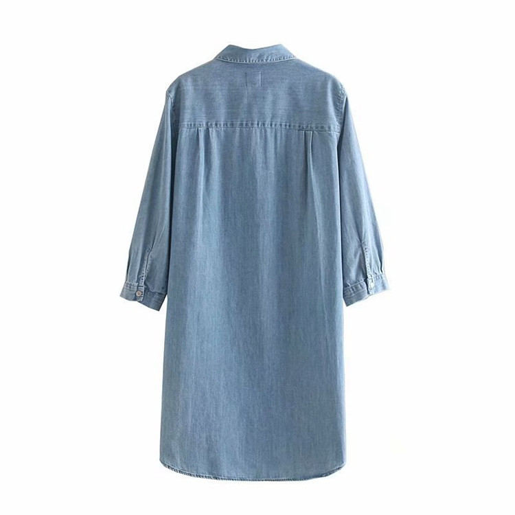 Дълга дамска риза в син цвят с класическа яка и копчета