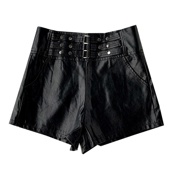 Стилни дамски къси панталони от еко кожа с метални елементи в черен цвят