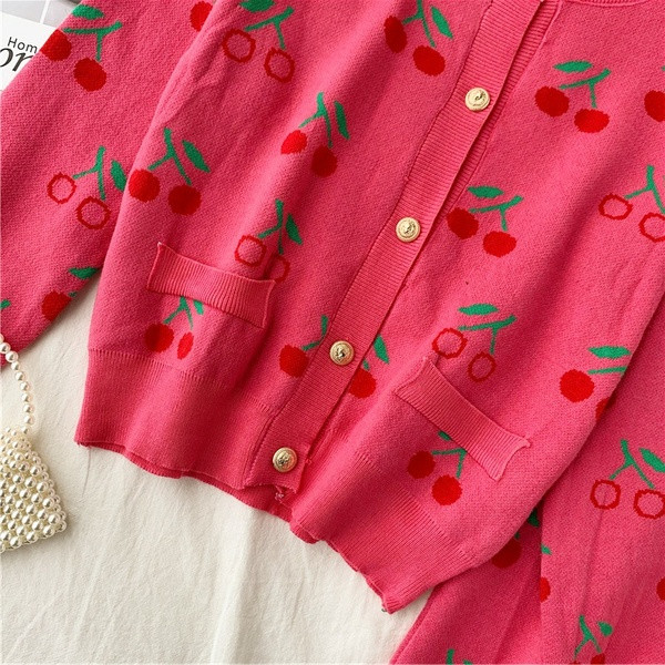 Есенен дамски комплект от две части с цветен десен