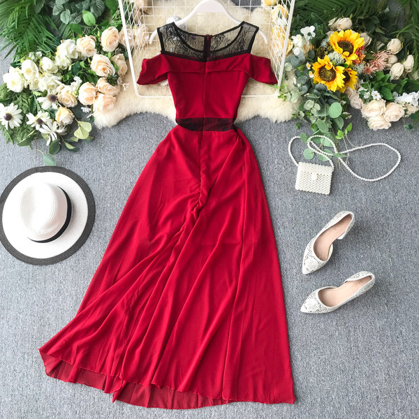 Модерна дамска рокля  с дантела в два цвята