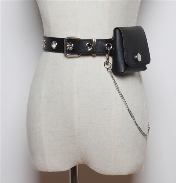 Актуален дамски колан от еко кожа с метални елементи в черен цвят