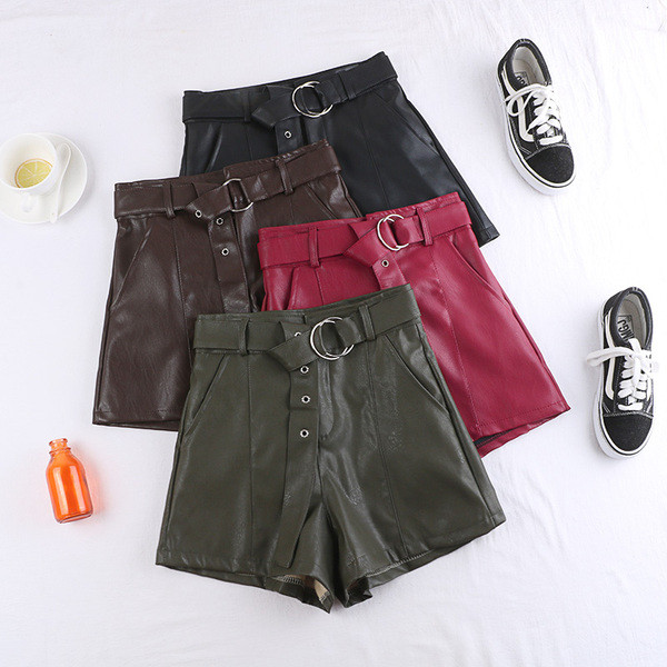 Модерен дамски панталон в четири цвята от еко кожа