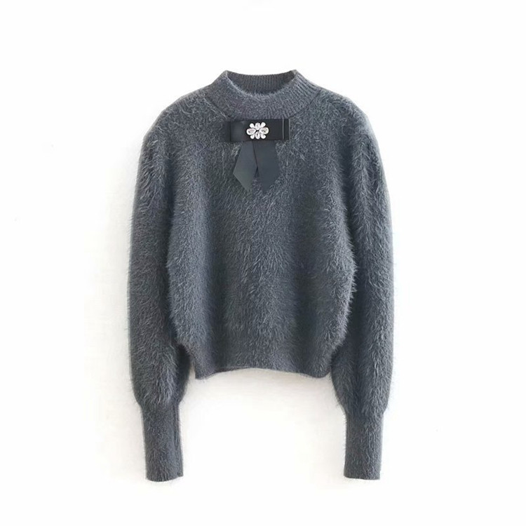 Дамски пуловер в два цвята с панделка и камъни