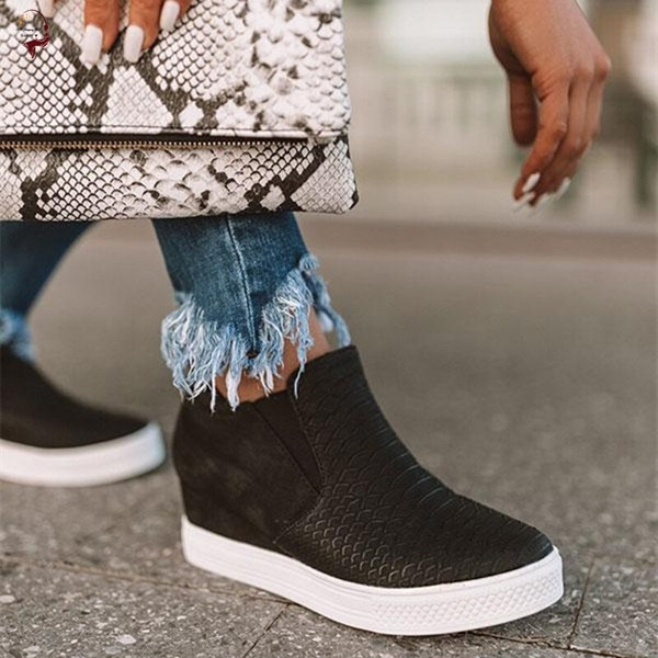 Дамски ежедневни обувки от еко кожа с вътрешна платформа и цип в четири цвята