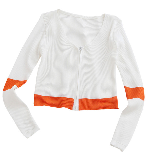 Модерна дамска жилетка в бял и черен цвят с цип