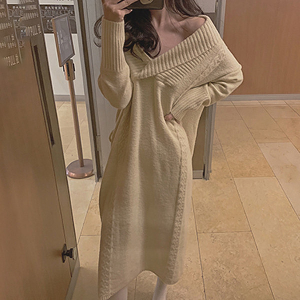 Дамска зимна рокля с V-образно деколте в  два цвята 