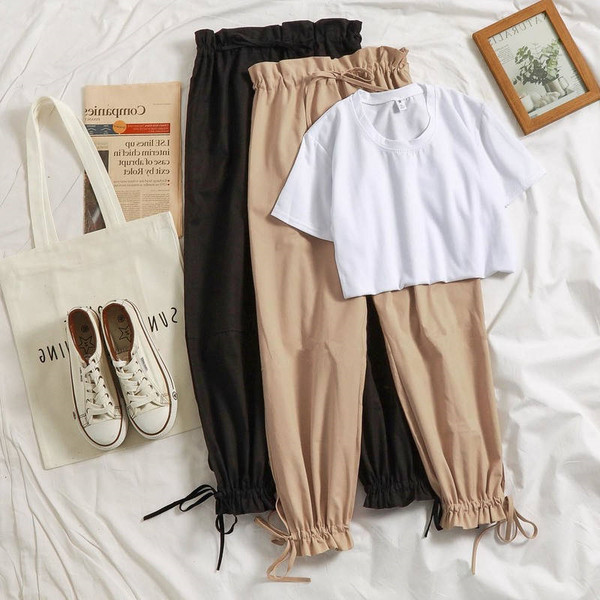 Ежедневен дамски комплект включващ тениска и панталон - два модела