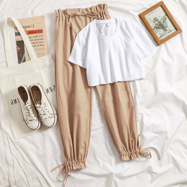 Ежедневен дамски комплект включващ тениска и панталон - два модела