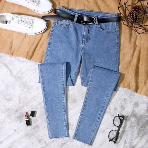 Модерни дамски дънки с джобове и колан - няколко цвята