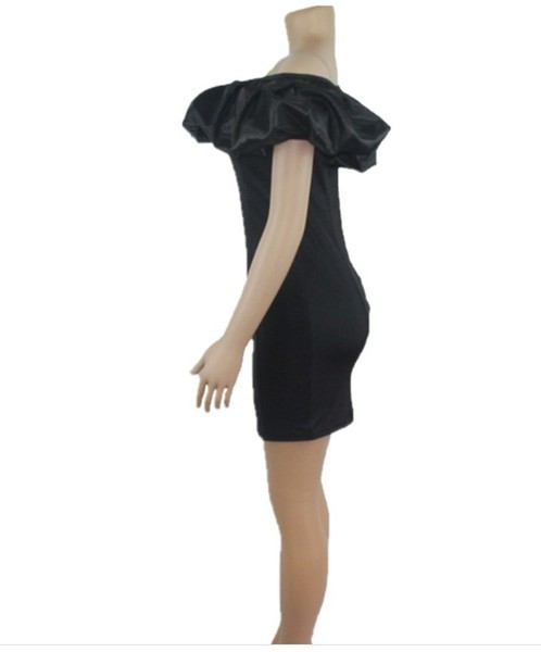 Нов модел дамска рокля с голи рамене в черен цвят