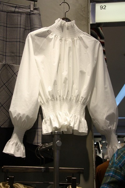 Aktuális női ing gumis derékkal, fehér színben