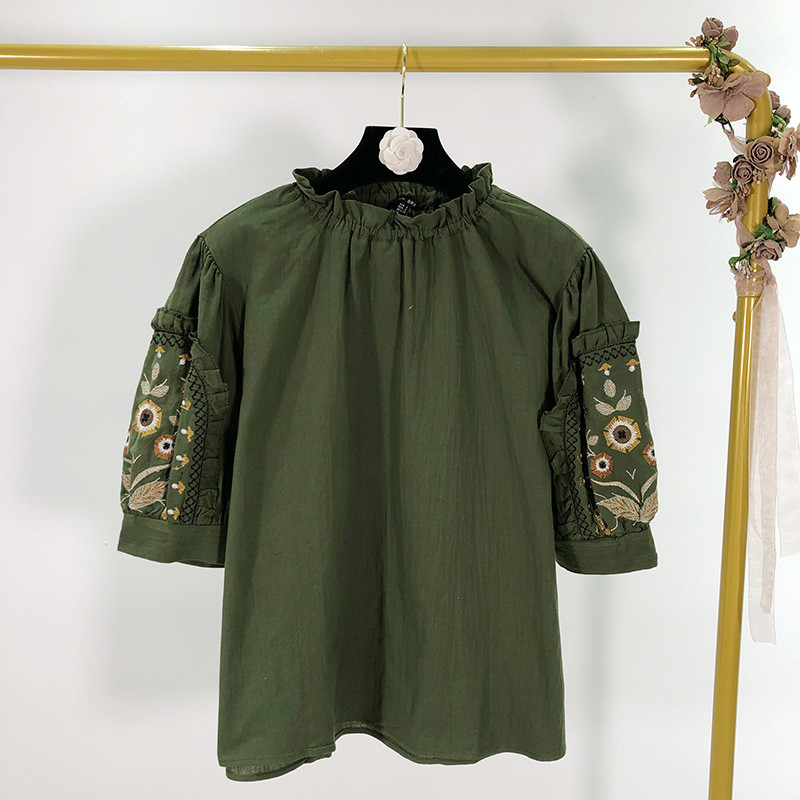 Bluza dama - model lat cu broderie pe maneci in culoarea verde