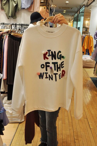 Καθημερινή γυναικεία μπλούζα με επιγραφή σε λευκό χρώμα