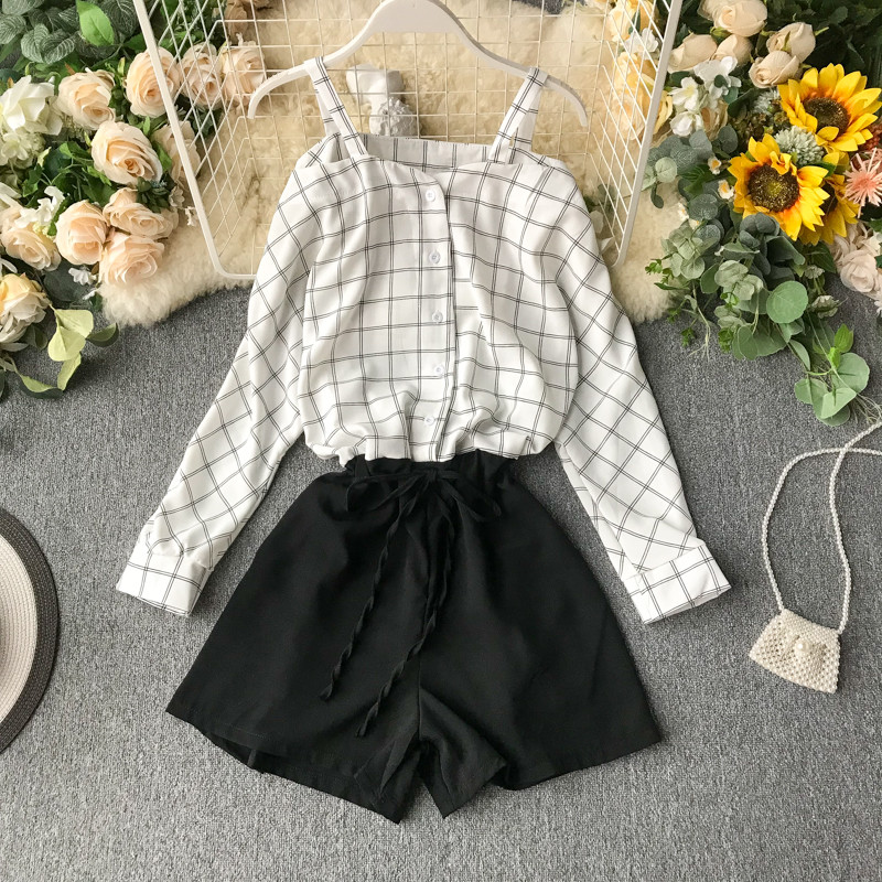 Modern női overall, hosszú ujjal és gombokkal