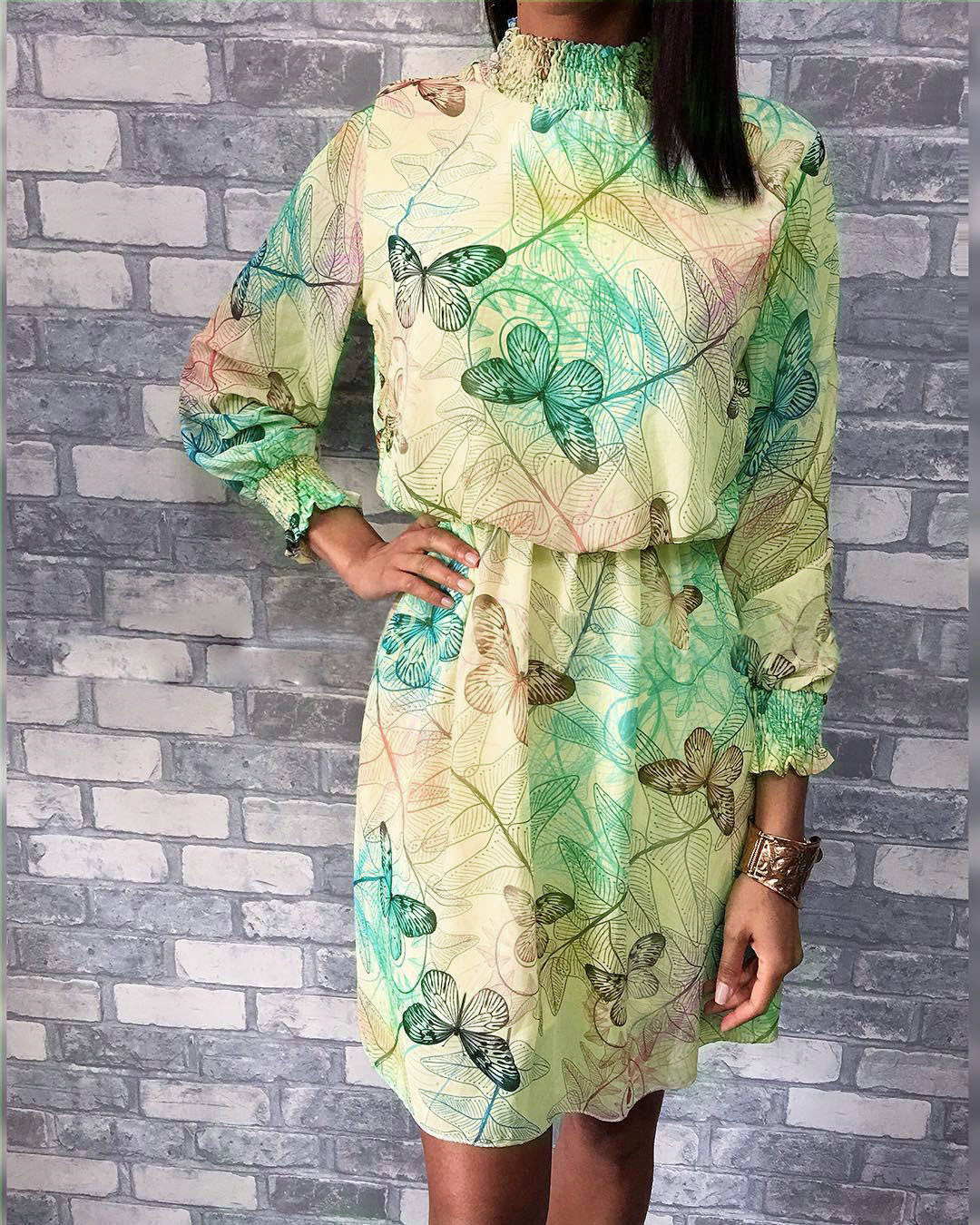 Lezser női ruha hosszú ujjal, virágmintával, két színben