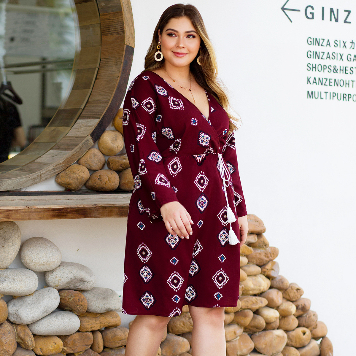 Női ruha bordó színben derékkötővel és 4XL-es méretig