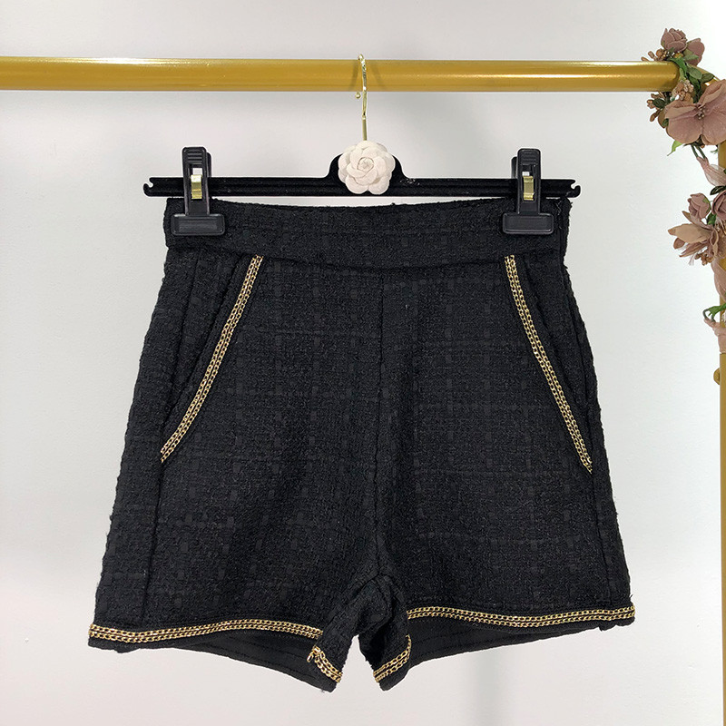 Дамски елегантни къси панталон с джобове в черен цвят