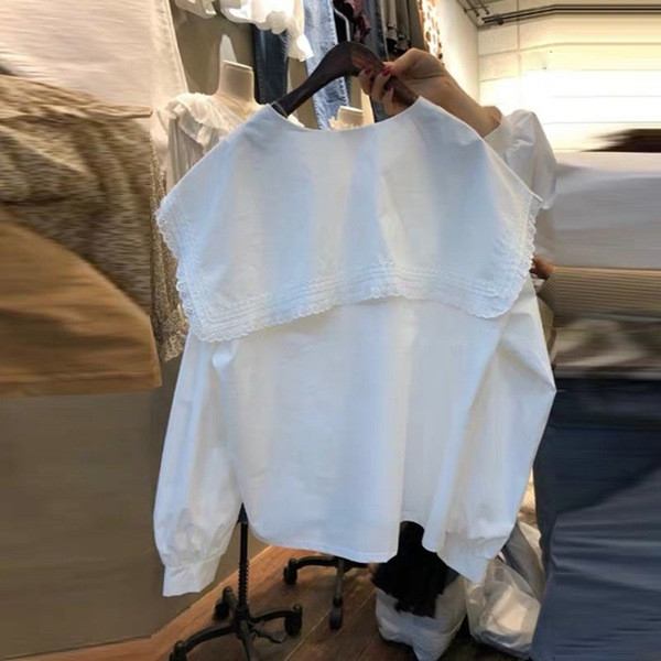 Női alkalmi blúz ovális nyakkivágással, fehér és rózsaszín színben