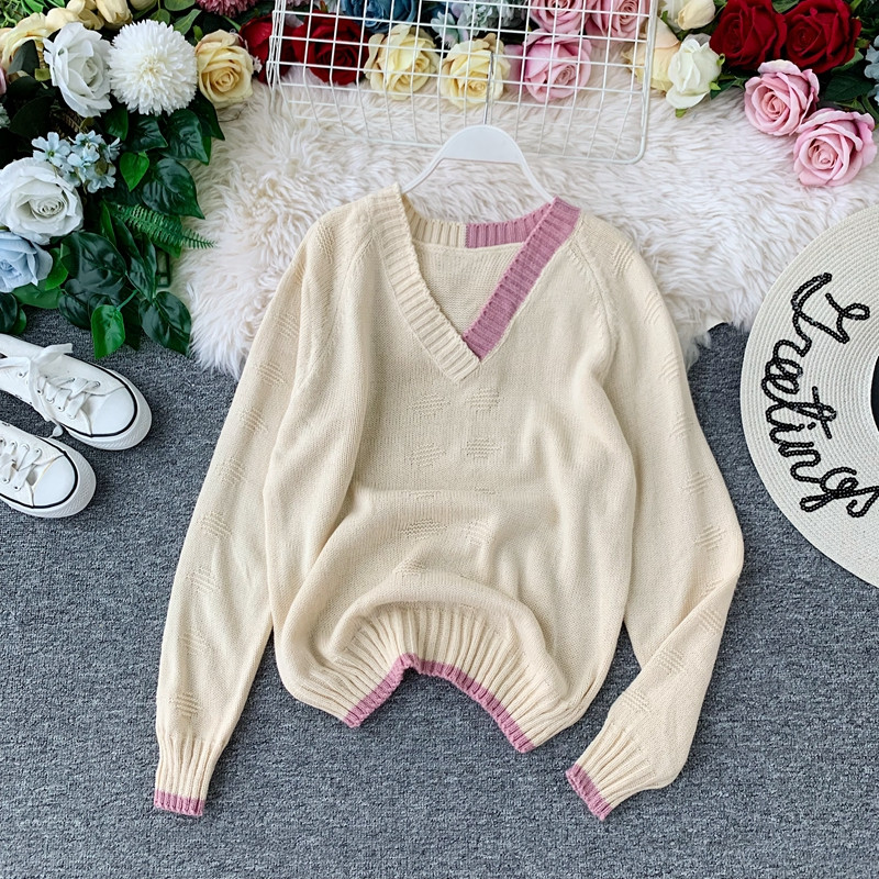 Női pulóver spitz nyakkivágással, különböző színekben