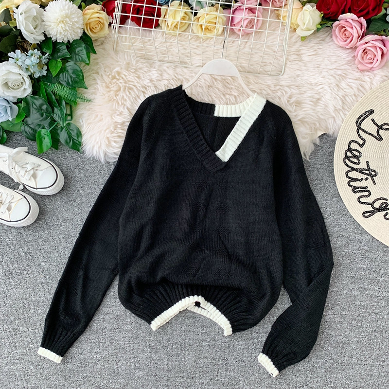 Női pulóver spitz nyakkivágással, különböző színekben