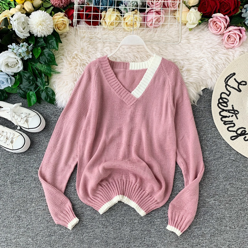 Női pulóver spitz nyakkivágással, különböző színekben