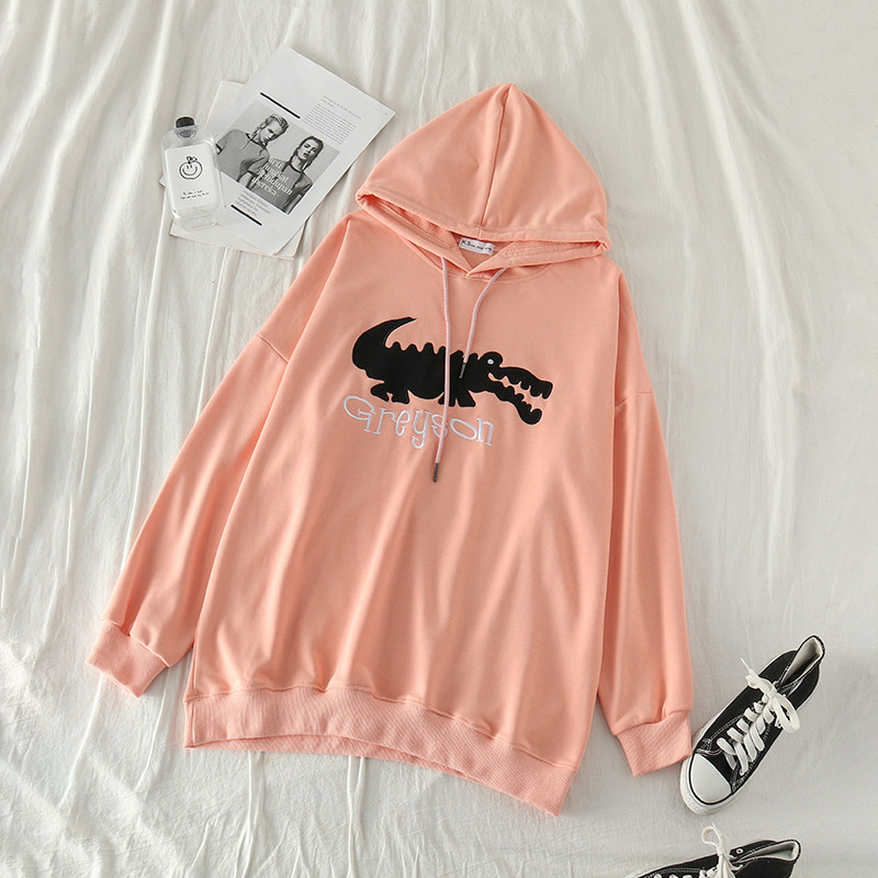 Kapucnival és rátéttel ellátott női pulóver három színben