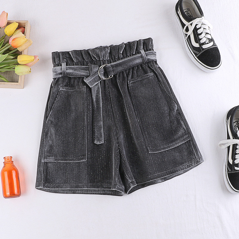 Női rövidnadrág négy színben, magas derékkal és övvel